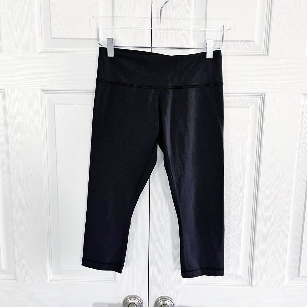 Lululemon Black Wunder Under Crop